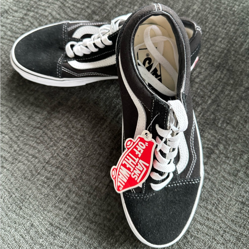 NWT Vans Old Skool Shoe